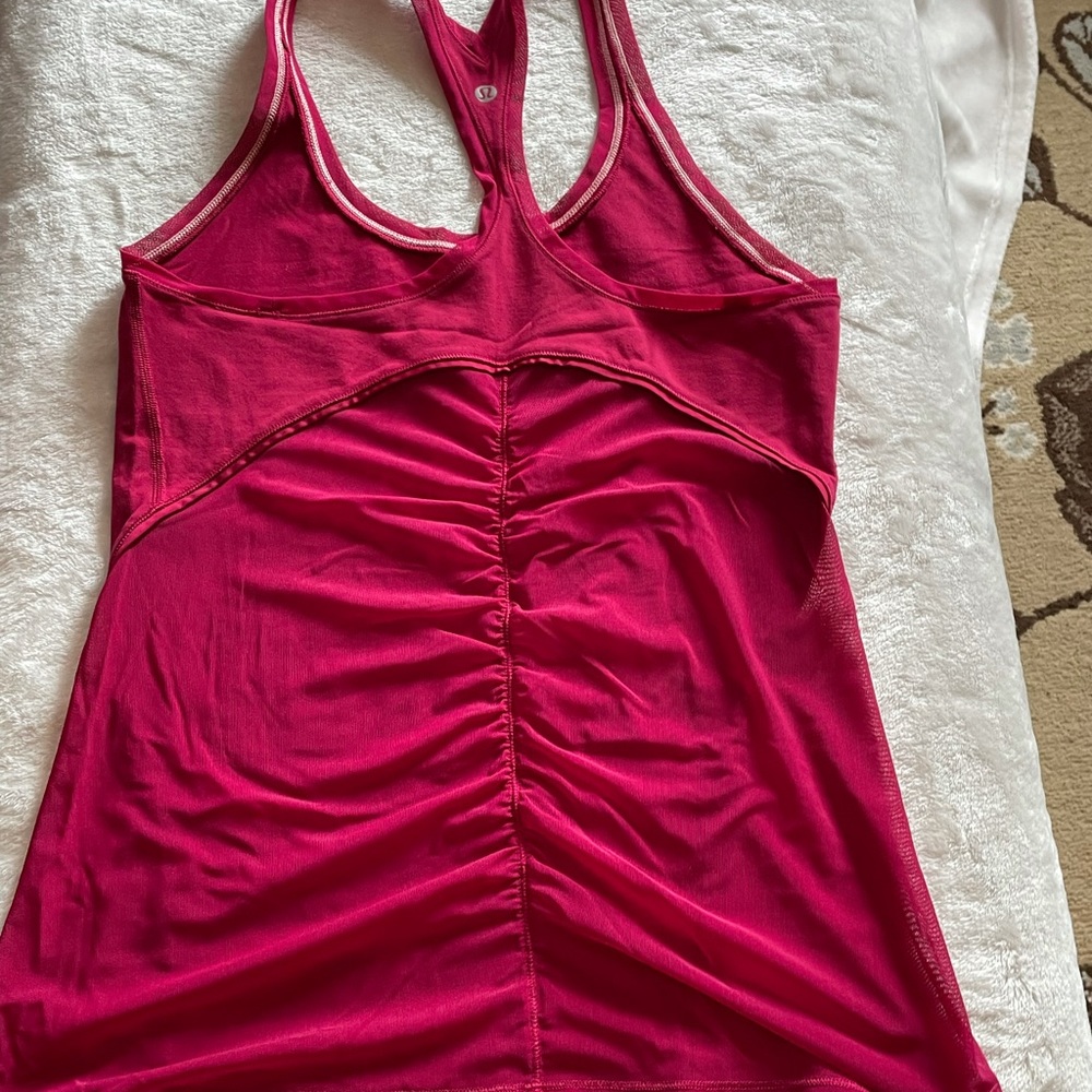 Lululemon tank
